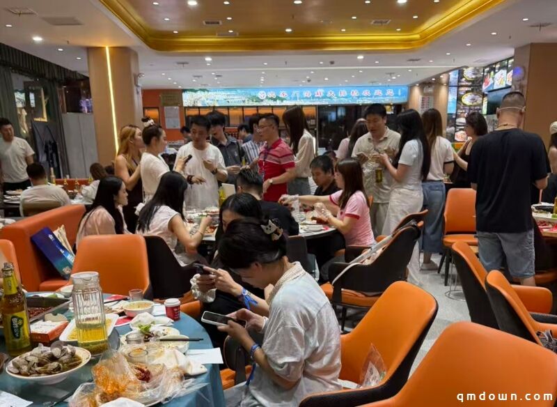 今年Chinajoy太”爆”了!CJ展馆人多到”寸步难行”,老外组团来中国抢中国游戏