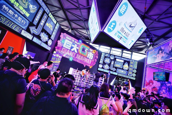 年度鞋王迪奥AJ1说送就送 CJ最豪横《球球大作战》展台